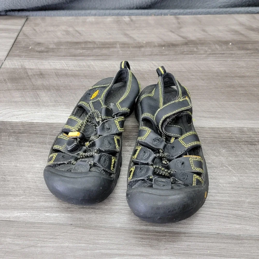 Keen Newport H2 Shoes kids size Black Yellow Waterproof Sandals Outdoor Hiking